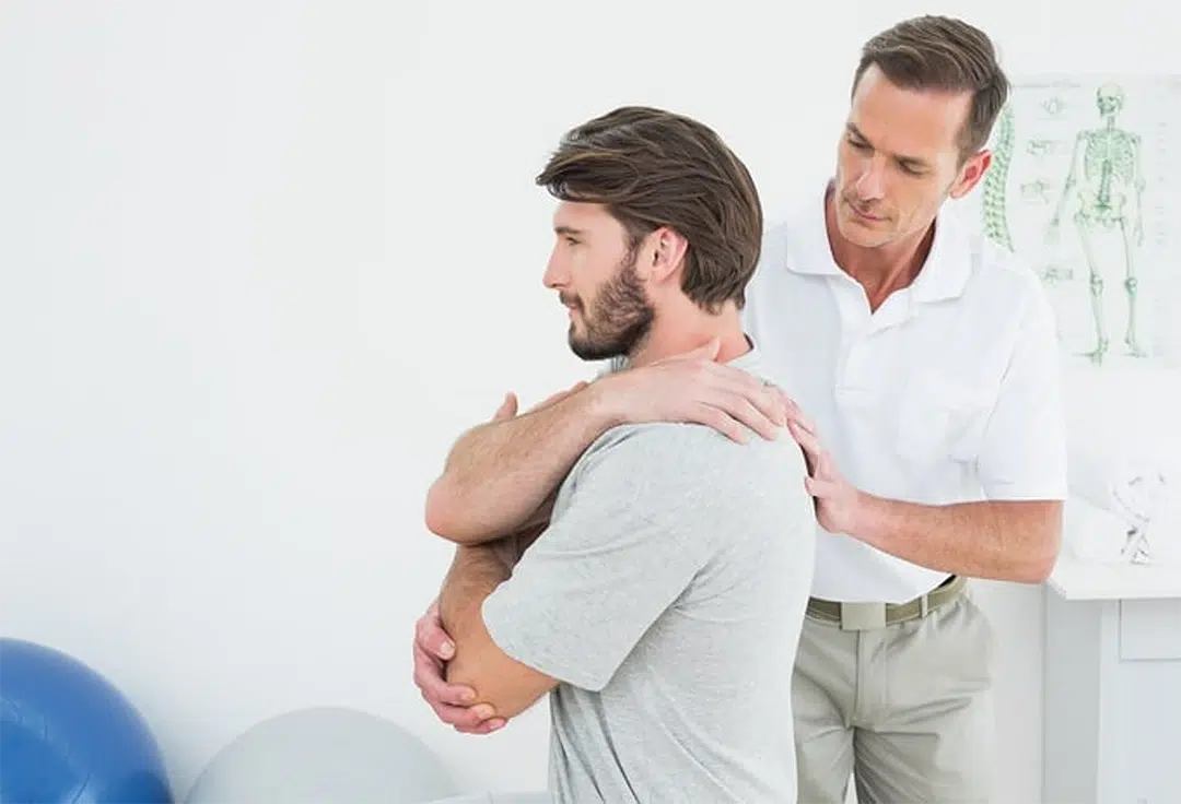 Shoulder pain therapy at a clinic for relief and recovery. Shoulder pain therapy at a clinic for relief and recovery.