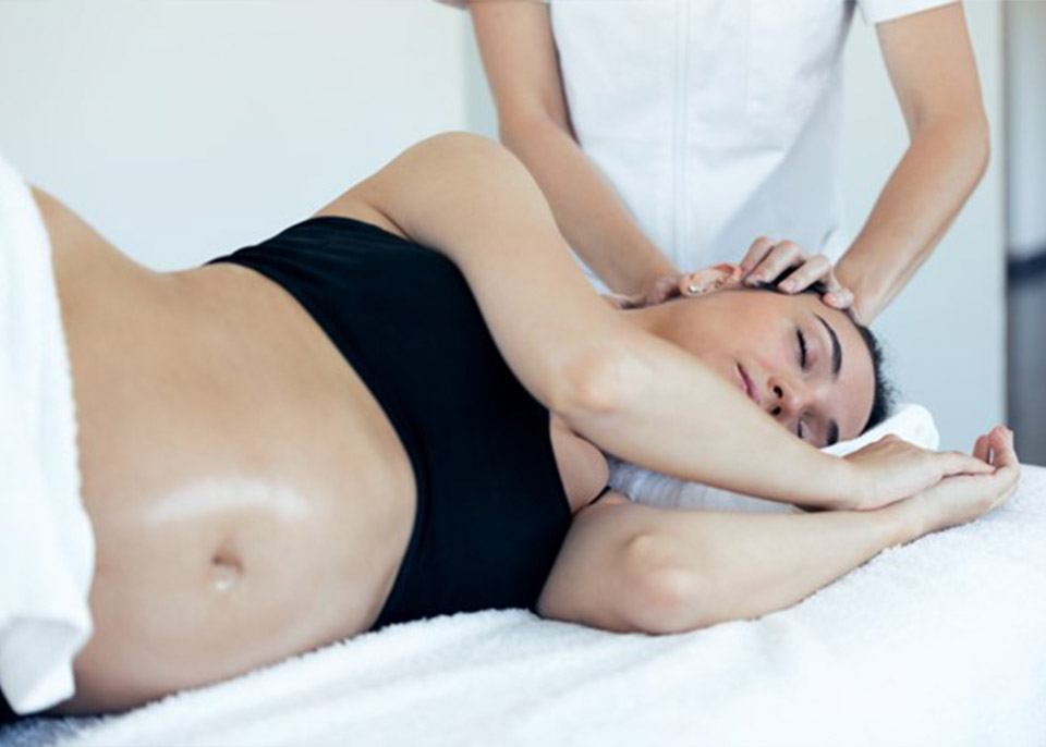 Top 6 Benefits of Seeing a Prenatal Chiropractor Post